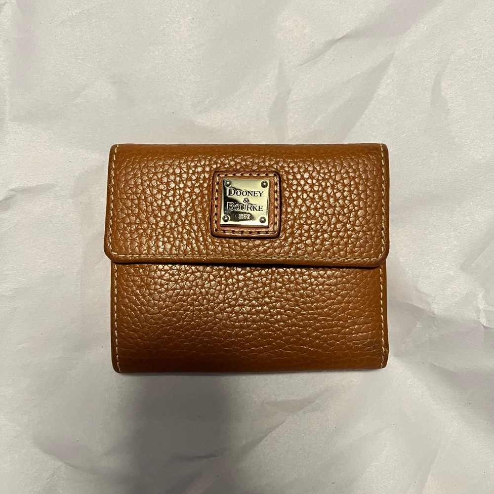 Dooney & bourke wallet